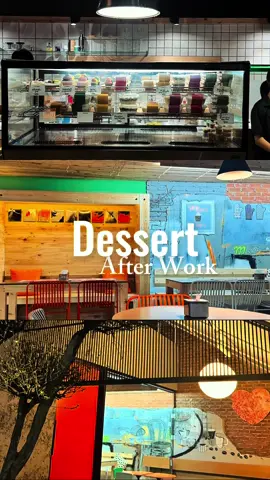 Bandung ga bisa diem! Another tempat ngedessert di Dago Tempatnya luas, nyaman, dan deket kantor haha