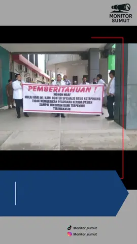 Dokter Spesialis RSUD Kota Pinang Mogok Kerja, Tiga Tuntutan Ditegaskan untuk Perbaikan Tata Kelola Krisis kembali menghantam pelayanan kesehatan di Kabupaten Labuhanbatu Selatan. Seluruh dokter spesialis di Rumah Sakit Umum Daerah (RSUD) Kota Pinang kompak melakukan aksi mogok kerja selama dua hari, yakni pada 15 hingga 16 September 2025. Aksi tersebut bukan tanpa alasan. Dalam surat pernyataan resmi yang diterima redaksi, para dokter spesialis menyampaikan permohonan maaf kepada masyarakat atas terganggunya pelayanan medis. Namun, mereka menegaskan aksi mogok ini merupakan bentuk akumulasi kekecewaan terhadap manajemen rumah sakit yang dinilai gagal memenuhi kewajiban dan menciptakan iklim kerja yang sehat. “Dengan penuh kesadaran, kami para dokter spesialis RSUD Kota Pinang memohon maaf kepada seluruh masyarakat Labuhanbatu Selatan. Namun, perjuangan ini kami lakukan demi kepentingan bersama dan perbaikan pelayanan kesehatan di masa mendatang,” tulis pernyataan tersebut. Tiga Tuntutan Utama Para dokter menyampaikan tiga poin tuntutan yang dianggap krusial: 1. Pembayaran Dana Remunerasi yang telah tertunda hampir satu tahun penuh. Remunerasi yang seharusnya menjadi hak seluruh pegawai RSUD Kota Pinang dinilai terabaikan tanpa kejelasan. 2. Transparansi dan evaluasi menyeluruh terhadap mekanisme pembayaran remunerasi. Para dokter menekankan perlunya keterbukaan agar tidak terjadi praktik semena-mena atau ketidakadilan dalam pembagian hak pegawai. 3. Perbaikan kepemimpinan Plt. Direktur RSUD Kota Pinang. Para dokter meminta pimpinan tidak bersikap arogan, mampu menerima kritik, adil kepada seluruh staf, dan menjalin koordinasi yang baik demi kemajuan rumah sakit. Pelayanan Publik Terganggu Mogok kerja ini berdampak langsung pada masyarakat. Pelayanan darurat memang tetap berjalan, namun layanan rawat jalan, konsultasi spesialis, dan beberapa tindakan medis tertunda. Sejumlah pasien dan keluarga mengaku kecewa, namun sebagian juga memahami bahwa tuntutan dokter berhubungan dengan kesejahteraan tenaga medis dan kualitas layanan rumah sakit. Tuntutan yang Sudah Lama Bergulir Informasi yang dihimpun menyebutkan bahwa persoalan dana remunerasi bukanlah isu baru. Beberapa kali pegawai RSUD Kota Pinang sudah menyuarakan keluhan serupa, namun tak kunjung mendapat solusi konkret. Kali ini, dokter spesialis mengambil sikap lebih tegas dengan menghentikan pelayanan. Sejumlah pihak menilai mogok kerja ini adalah “alarm keras” bagi Pemerintah Kabupaten Labuhanbatu Selatan untuk segera turun tangan. RSUD sebagai rumah sakit rujukan utama di daerah dianggap tidak boleh dibiarkan terjebak konflik internal berkepanjangan. Menunggu Respons Pemerintah Hingga berita ini diturunkan, pihak manajemen RSUD Kota Pinang belum memberikan tanggapan resmi. Begitu pula dari Pemerintah Kabupaten Labuhanbatu Selatan, yang disebut sebagai pemegang kendali tertinggi atas pengelolaan rumah sakit. Publik kini menanti langkah cepat pemerintah daerah dalam menjawab tuntutan dokter spesialis. Jika tidak segera ada penyelesaian, bukan tidak mungkin krisis pelayanan kesehatan di Labuhanbatu Selatan akan semakin parah.