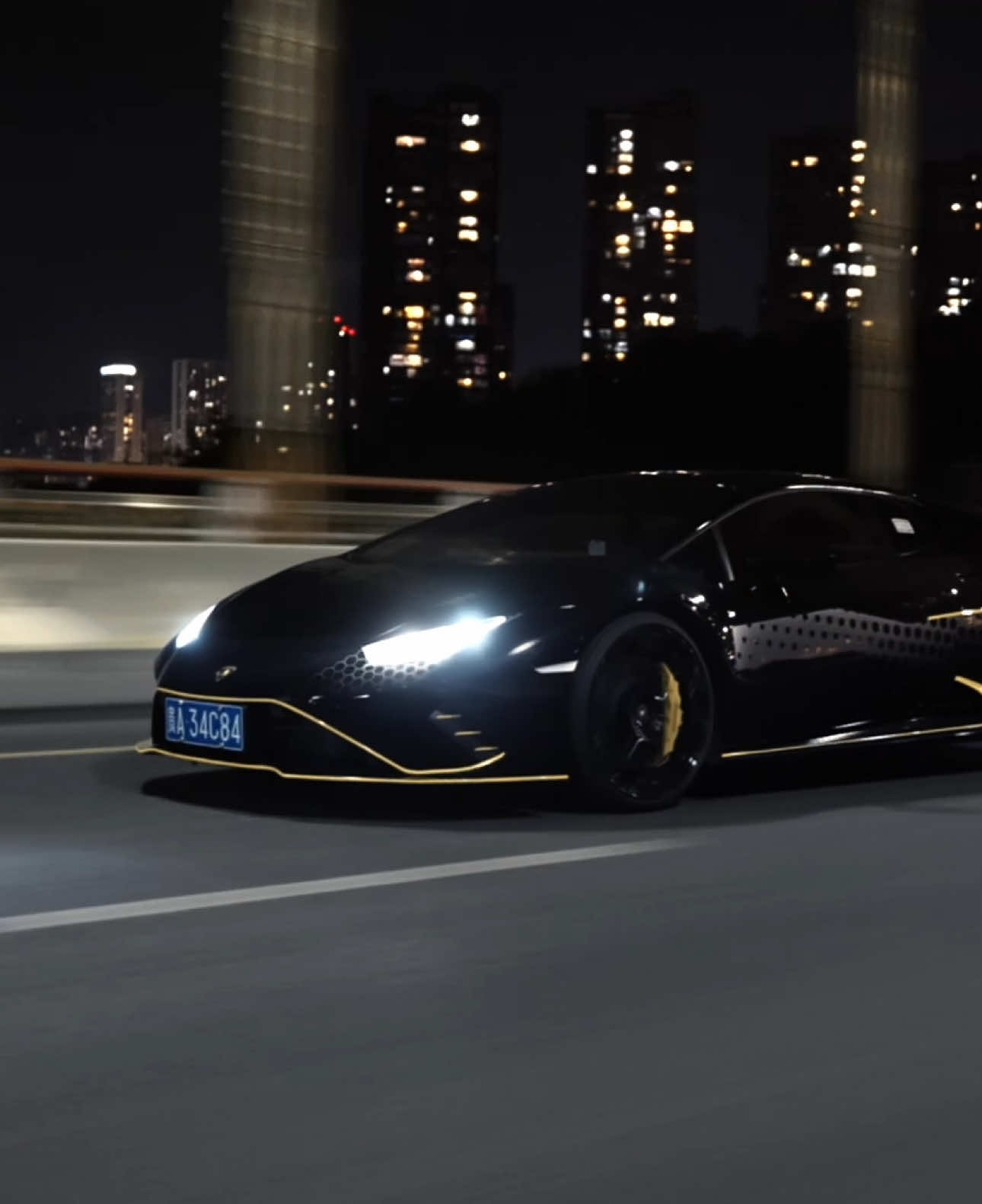 Bò lực quá #autochuf #supercar #xuhuong #fyp #lamborghini 