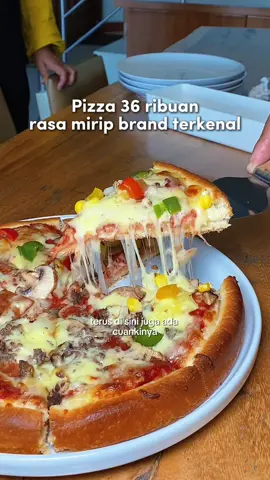 Ini enaknya beneran … baru aja buka di Jl. Laswi Pizza mulai 36 ribuan yang punya rasa mirip sama brand terkenal btw ownernya ini pensiunan dari brand terkenal itu Gekato Pizza Jl. Laswi no 110 Bandung #pizza #pizzalover #cuanki #kulinerbandung #creatorsearchinsights 