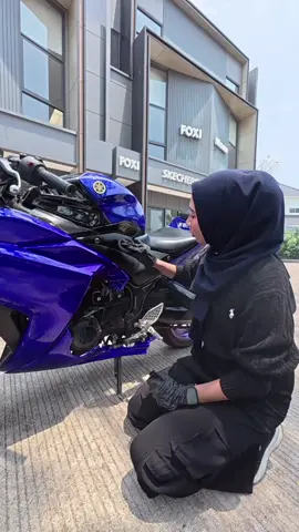 Motor kusam = auto minder di tongkrongan 🤣 Poles pake Fortego Black Polish  langsung glowing lagi! ✨ Lo tim #MotorKinclong atau #MotorSeadanya? Drop komen 😁 #FortegoBlackPolish #MotorKinclong #PolishMotor 