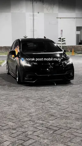 kebanyakan orang pasti bilang pamer