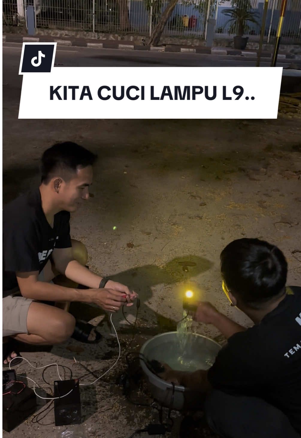 Test kekuatan lampu tembak L9.. #fyp #lamputembak #cuci #helm 