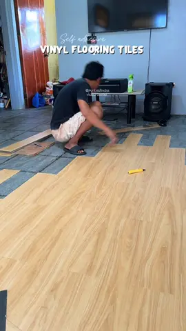 Apakaganda na ng sahig namin🥹✨ #vinyltiles #vinylflooringtiles #vinyl 