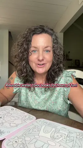 🎨 Mess-free painting on the go! ✨ Kids stay busy, moms stay happy 💕 Perfect for travel, restaurants, or quiet time. #MomHack #MessFreeFun #giftidea #watercolor #waterpainting 