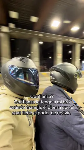 Lo que sobra es piloto jajajja #videoviral #ns200 #paratii #laracha #videoviral 