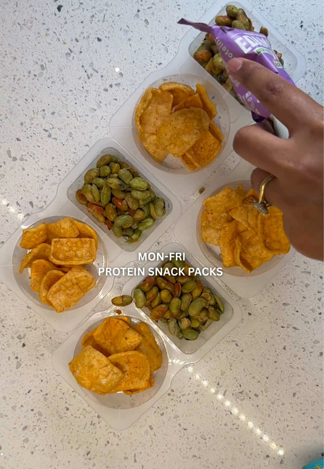 Pack a week’s worth of Protein Snack Packs with me 💚🫛 #SnackPacks #Biena #CostcoFinds #ProteinSnacks #LunchIdeas 