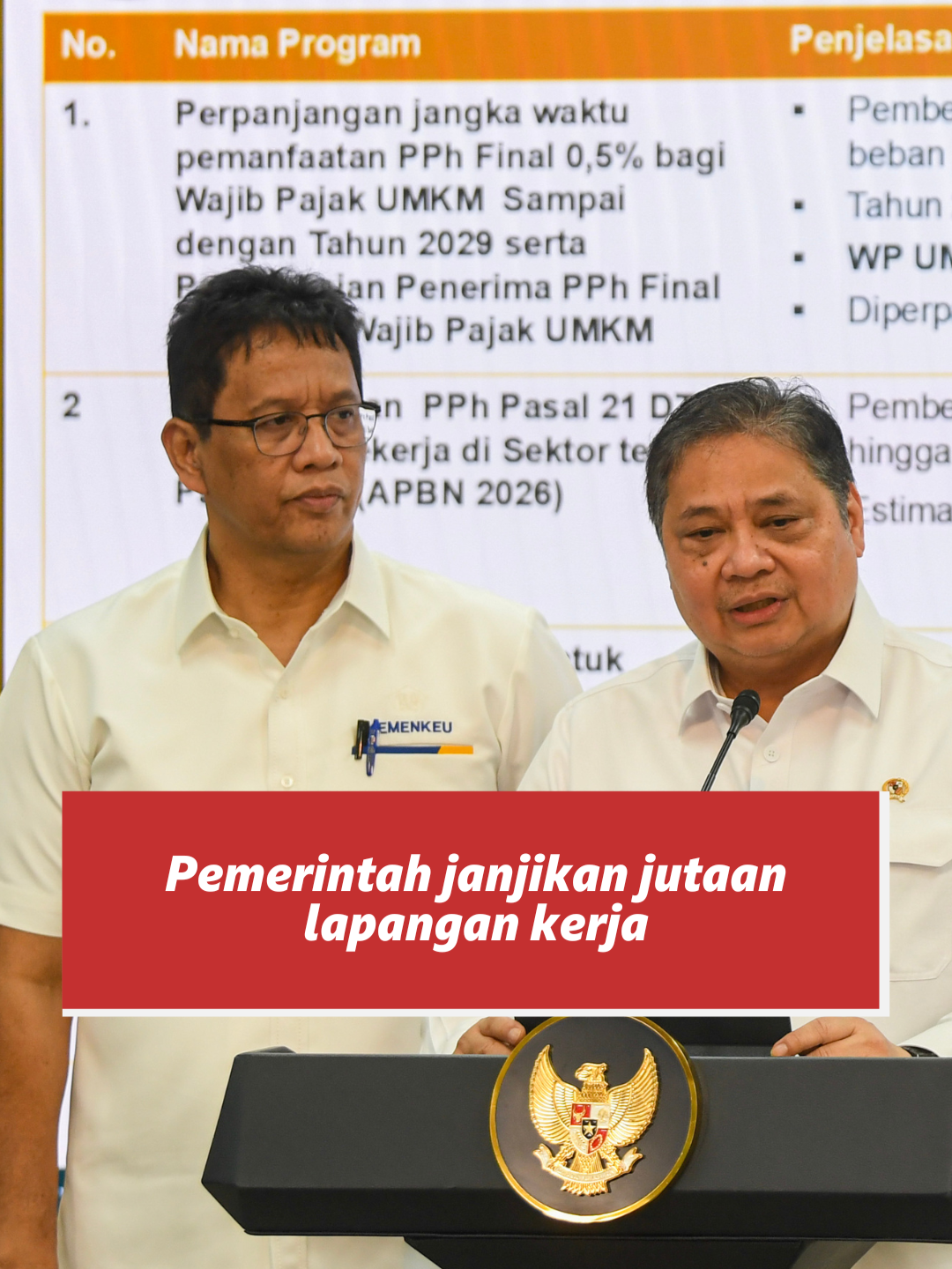 Pemerintah menjanjikan akan menyerap jutaan tenaga kerja lewat program-program Presiden Prabowo, di antaranya Koperasi Desa Merah Putih dan Perkebunan Rakyat. Apa saja rincian lapangan kerja yang akan dibuka? Simak video berikut. #lowongankerja #pengangguran #ekonomi #pekerjaan #Prabowo