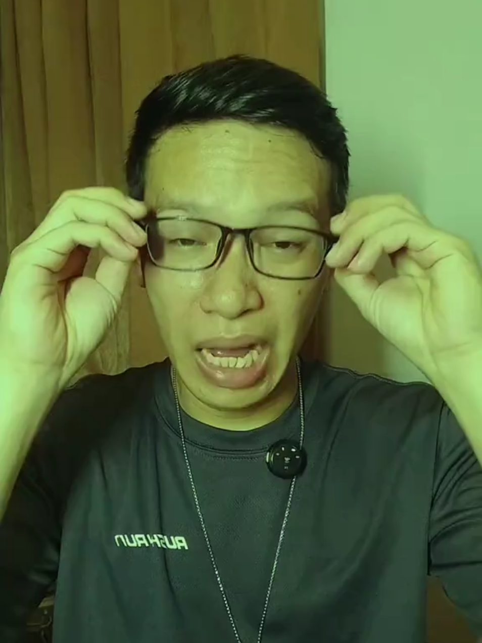 Kesehatan adalah hak semua orang, tapi sudah sejauh mana kita memberikan yang terbaik pada tubuh kita sendiri. FitSol hadir membawa solusi buat kita semua sebagai solusi efektif kesehatan tubuh dan menjadikan tubuh jauh lebih fit setiap hari. ______________ *Premium All in One Wellness Package From Switzerland 🇨🇭* Nutrisi Lengkap untuk 70 Triliun Sel Tubuh Sehat Bebas Penyakit Kronis Perkenalkan *3 Kaleng King Set by Total Swiss & KK Indonesia:* ✅ *FitSol Cell Nutrition*  (140 Esensial Vitamin, Mineral, Serat, Enzim, probiotik, antioksidan) 👉 Menaikan Imun Sistem 👉 Memperbaiki Pencernaan 👉 Anti-aging (Kulit Awet Muda) ✅ *FitSol Cell Energy* 👉 Tingkatkan Oksigen Level 👉 Membantu Kelelahan & Mudah Mengantuk 👉 Tingkatkan Fokus, Konsentrasi & Stamina ✅ *FitSol Cell Mineral* (Menyediakan Esensial Mineral & Trace Elements) 👉 Menyeimbangkan Asam Tubuh 👉 Memperkuat Tulang & Merilekskan Otot 👉 Detox Toxin Tubuh Ringan & Lebih Segar *Penyerapan 99% & Reaksi Cepat hanya dalam 15 Menit lewat Membran Mukosa Mulut* (Tahan 5 Detik di Mulut setiap tegukan) Sertifikasi Lengkap & Halal 👍👍 Be The Best Version of Yourself Every Day.. #fitsol #fitsolution #edukasikesehatan #kesehatan #nutrisi 