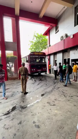 අසනීප උන මගියත් එක්ක් HOSPITAL එකටම ආව කොළඹ කුරුණෑගල බස් එක 🥰🙏 #srilanka #respect #foryoupage #bus 