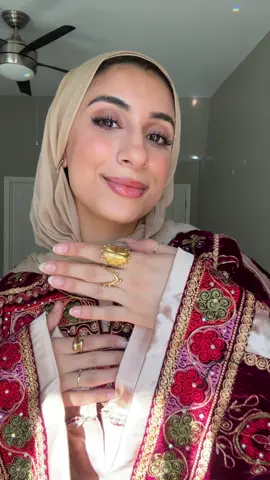 Obsessed with this thobe @Warda of London jewelry is @Nominal and my code is PHARMDRO #nominal #thobe #saintlevant #narinari 