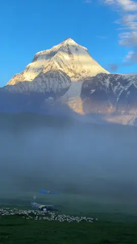 Nepal😍⛰️🇳🇵                 #naturemania #mountain #nature #goldenhour #nepal