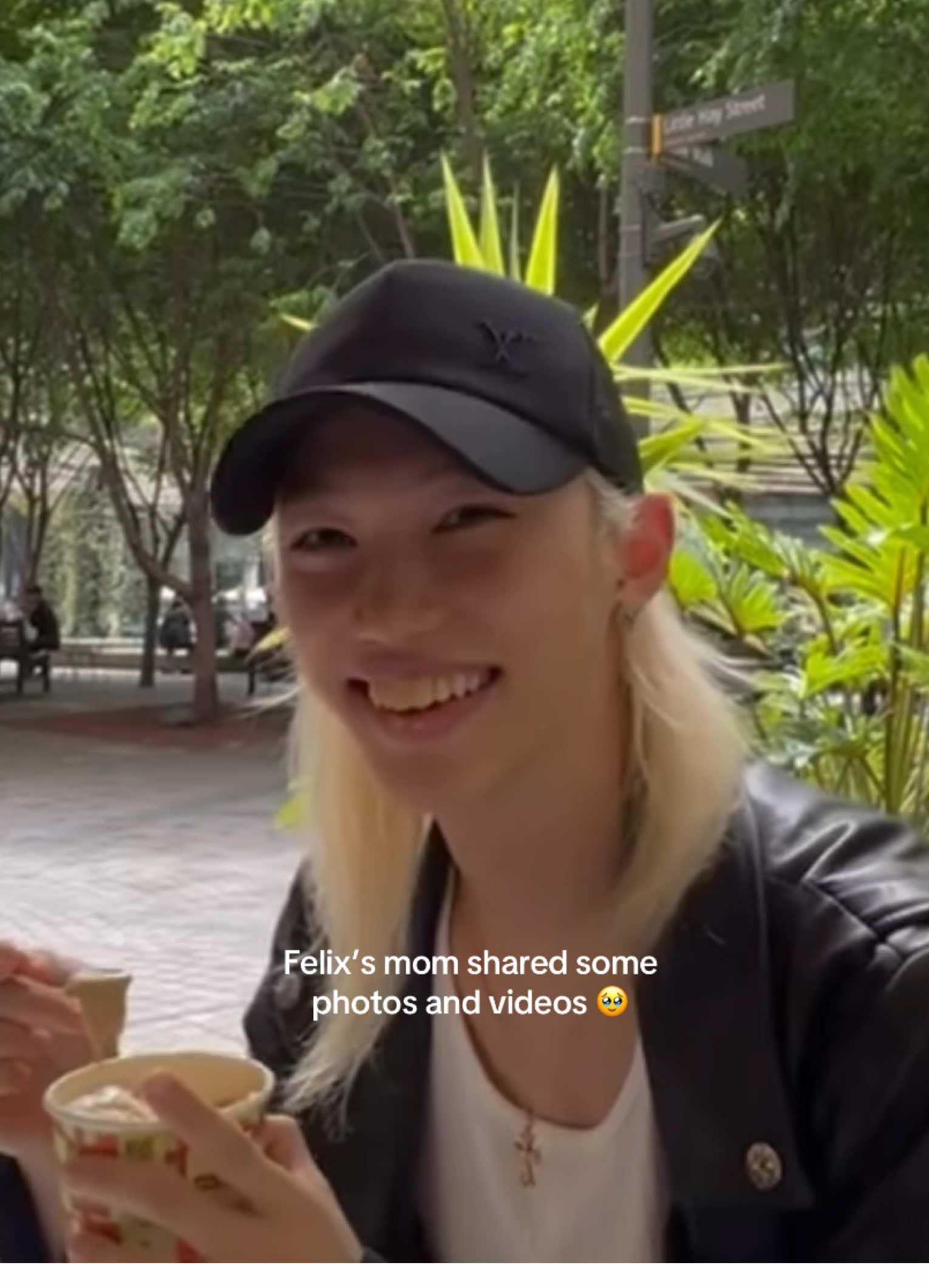 Hope she knows how much we love Felix😭 #felix #felixskz #felixstraykids #straykids #skz 