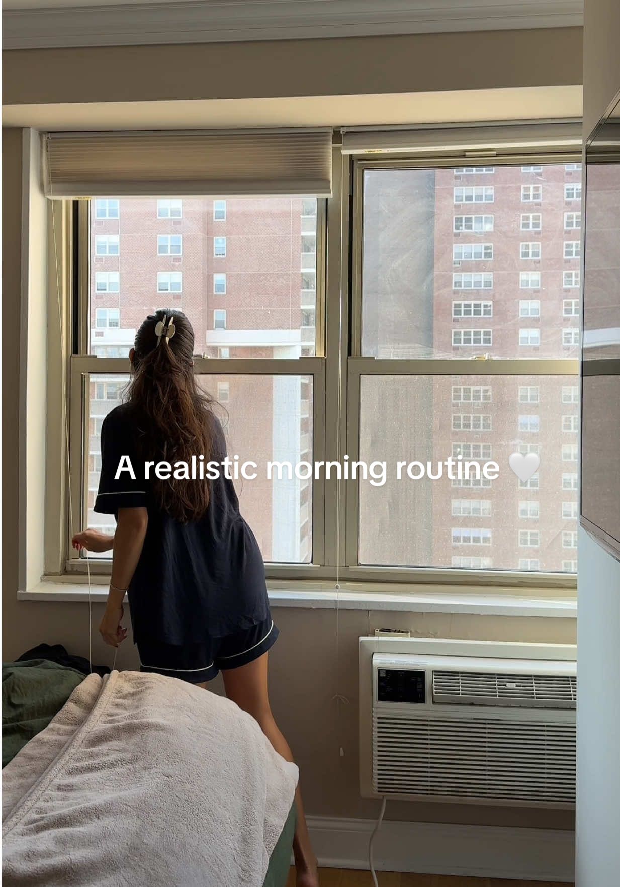 A very realistic (& natural) WFH morning routine 🤍 #morningroutine #GRWM #microinfluencer 