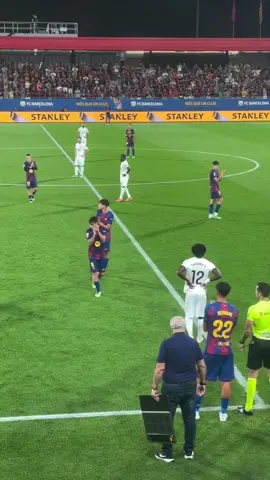 سيطرة برشلونة فوز ساحق على فالنسيا بنتيجة 6-0 في أول مباراة على أرضه هذا الموسم على ملعب يوهان كرويف - قوة، أسلوب لعب، وسحر بلاوغرانا الأصيل💙❤️⚡ #fcbarcelona 
