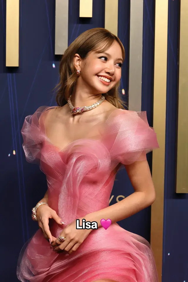 Will never get over LISA’s look at the 2025 Emmys - the pink princess of our dreams 🩷☁️ #LISA #BLACKPINK #Lalisa #Emmy #MTVCeleb 