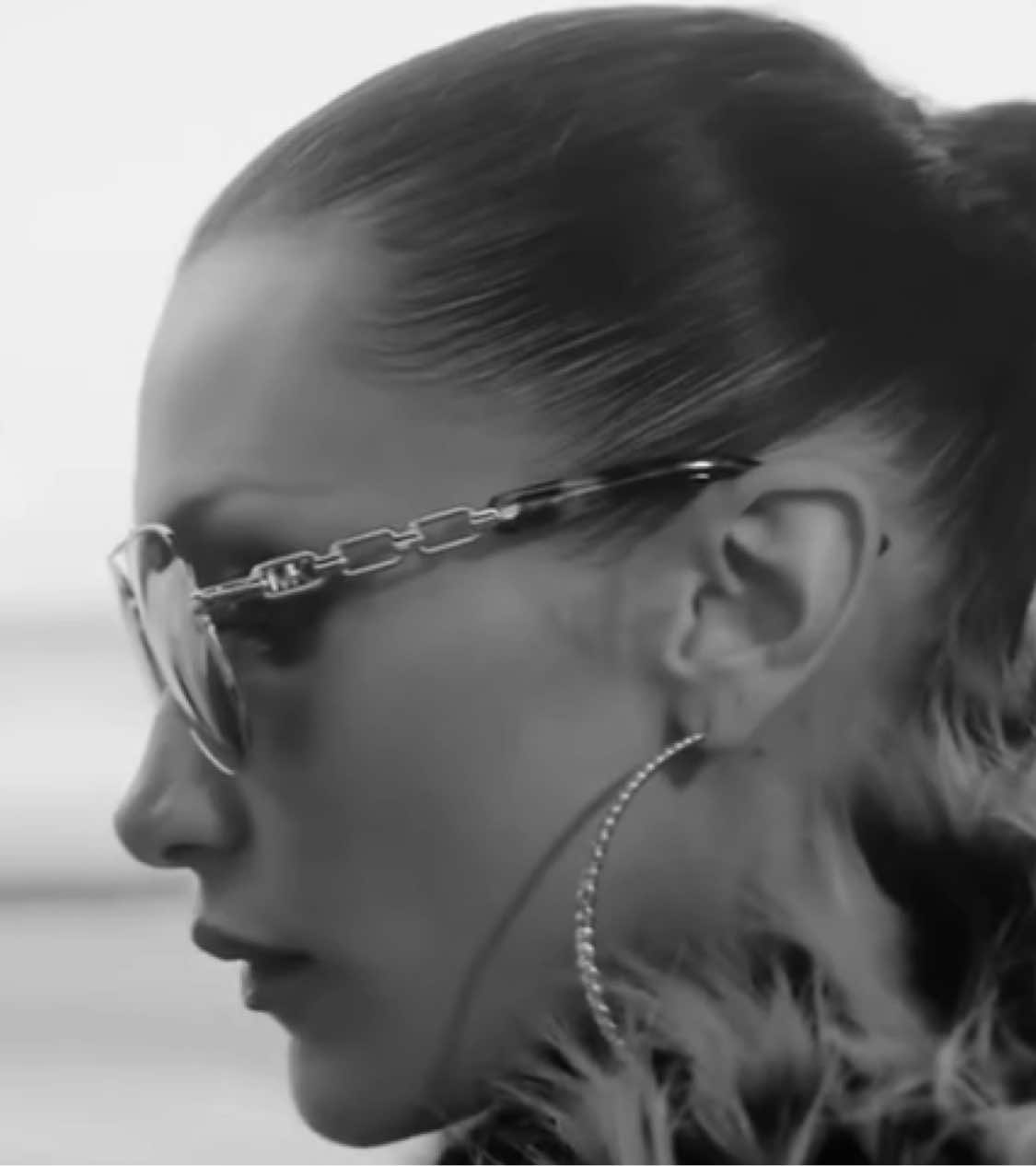 Miss Bella Hadid #fyp #parati #model #darkfeminineenergy #recommendations 