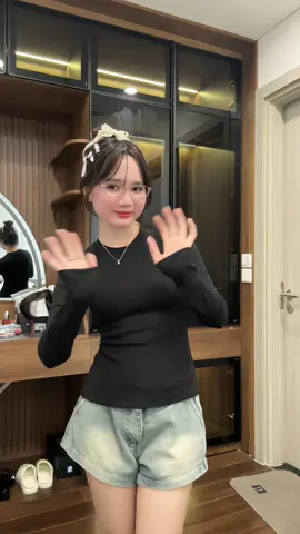 Áo thun ôm dài tay nhà MiHo #thuylinhdts #aothun #aothunombody #aothunbody #aothundaitay 