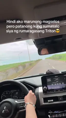 pakitanong naman kung kaya niya😅 #triton #mitsubishitriton #jealous #fypシ #xoxosofiiiee 