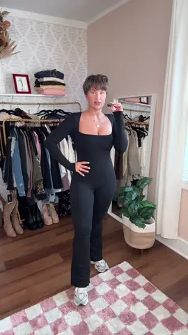 #jumpsuit #onepiecejumpsuits #qinsen #qinsenjumpsuit #squareneck 