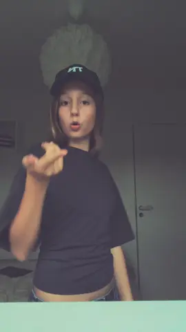 “🤍💸”#vairal #goviral #fyp #tik_tok #dancer 