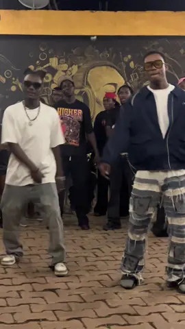 C’est la rentrée n’oubliez pas les cahiers et leçons (caleçon) à la maison 🔥😂 @Tyaf Officiel ZOLEMITIMIN