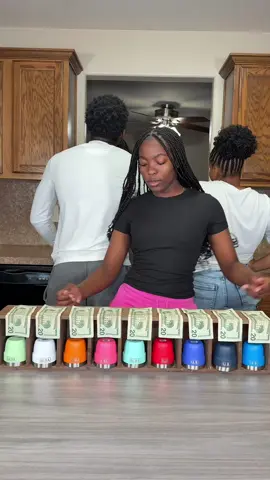 Did you see him got the green right? #challenge #game #family #familygames 