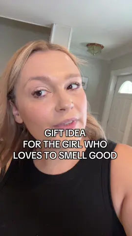 Gift idea for the girl who loves to smell good #giftideas #giftideaforher #stockingstuffer #christmasgiftideas #christmasgifts 