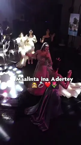 Ana markeygan heesiyo mamus...💍❤️🎤👏🏻#ina Adertey#somaliticktok🇸🇴 #💍❤️🌍❤️💍 #fakesituation⚠️ 