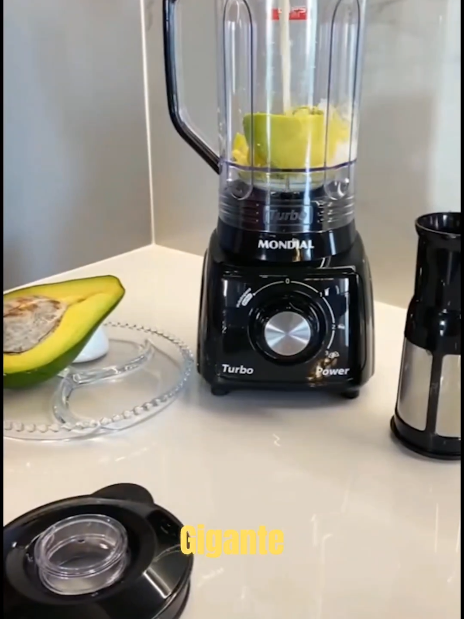 Liquidificador Mondial, Turbo Power 550W Chega de luta com receitas difíceis! Com 550W de potência, esse Mondial deixa tudo pronto rapidinho Jarra gigante de 2,2L: perfeita para sucos, vitaminas e molhos sem sujar várias vezes Prático, resistente e com design elegante que combina com qualquer cozinha #liquidificador #cozinha  #trend #foryou #viral #receita