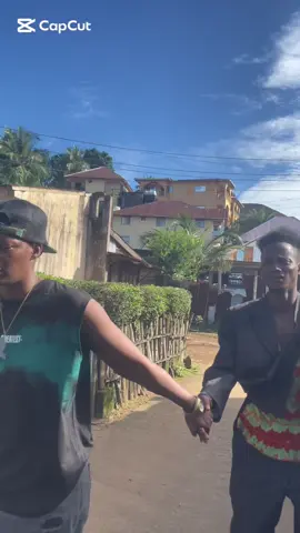 🤣🤣🤣problem bizness @ALFINAH ENTERTAINMENT @Jdeen @actor felix @Mariama Benjie ak.47🇸🇱 @Michael A. Sesay002 #fouryourpage #viralvideos #goviral 