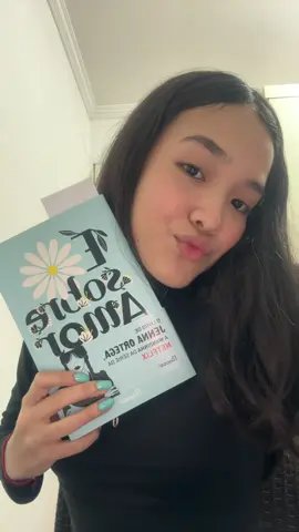Review sobre o livro da jenna!🩵 #itsalllove #jennaortega #jennaortegalivro #ésobreamor 