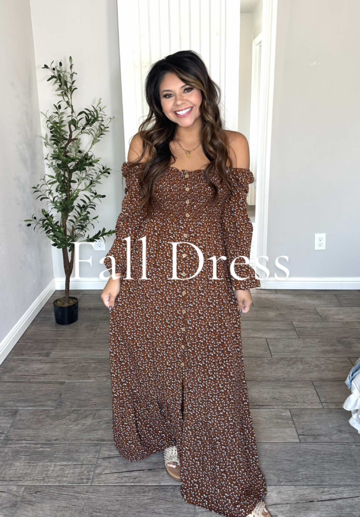 The perfect dress for all the fall events coming up!! I love it for fall family photos!!  #dresses #falldresses #familyphotos #outfitideas #dress 