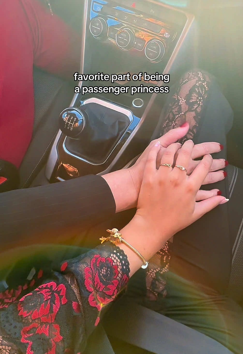 the rainbow at the end was a paid actor omg #lesbiansoftiktok #wlw #physicaltouch #passengerprincess #agegap 