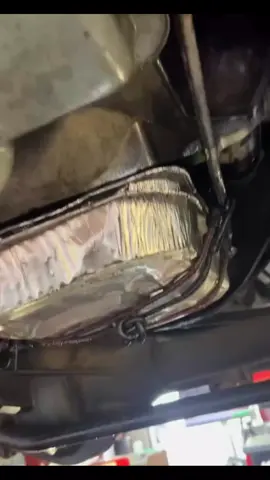 Quando a criatividade fala mais alto que a mecânica 😂🔧🚗 . Tem gente que vê problema… e tem gente que vê solução criativa! 🤣 Essas adaptações mecânicas são a prova de que a gambiarra também tem sua engenharia própria. 👉 Qual foi a maior adaptação que você já viu na vida? #AdaptaçõesMecânicas #Gambiarra #mechaniclife #MecânicaCriativa #mechanic    