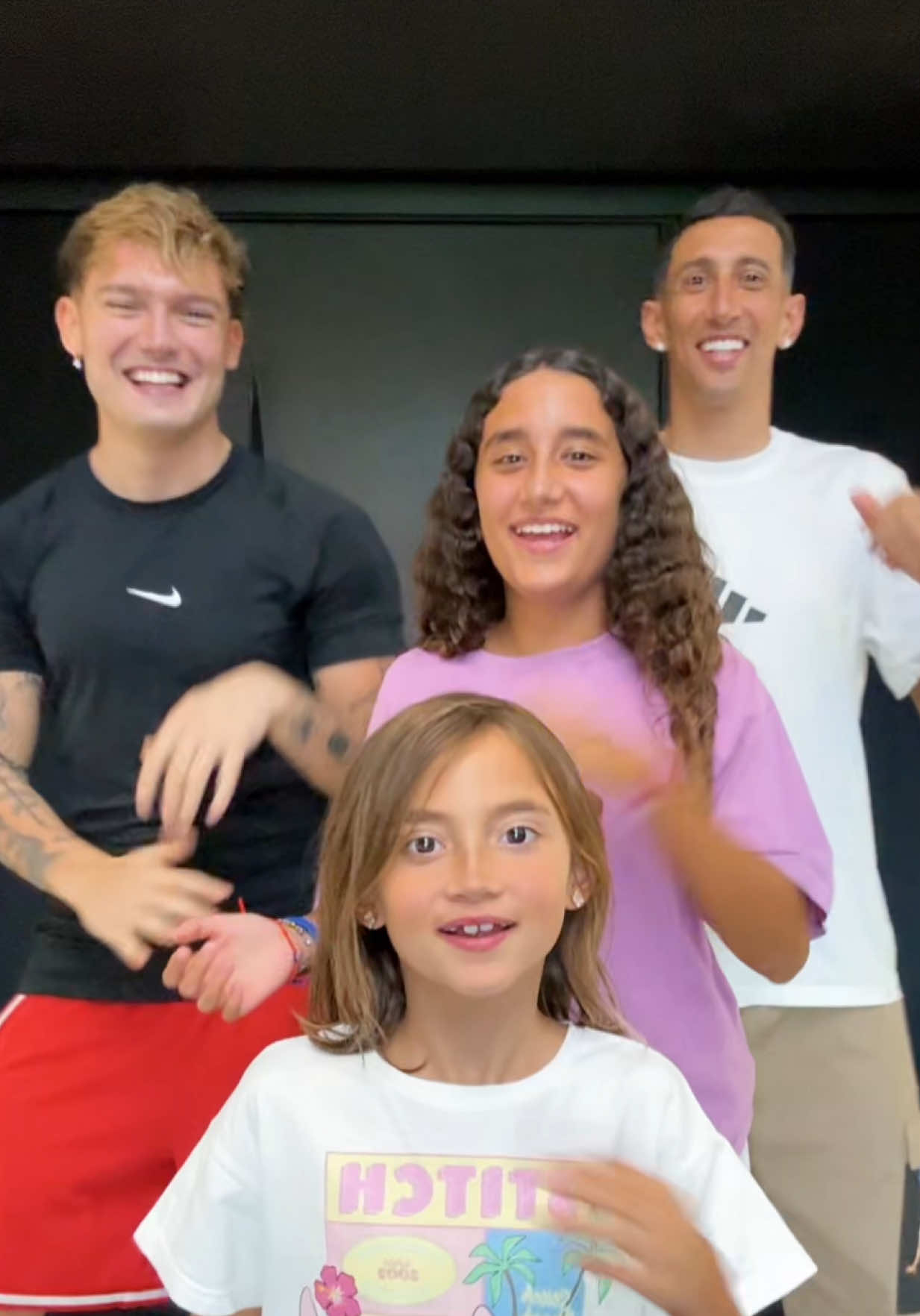 Con los Di Maria bailando un rato😂🤍 