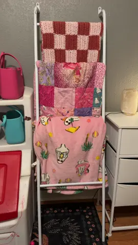 her barbie quilt that mema made is my favorite 😭💕#blanketladder #roomdecor #roomdecoration #blanketlife #blanketstorage 