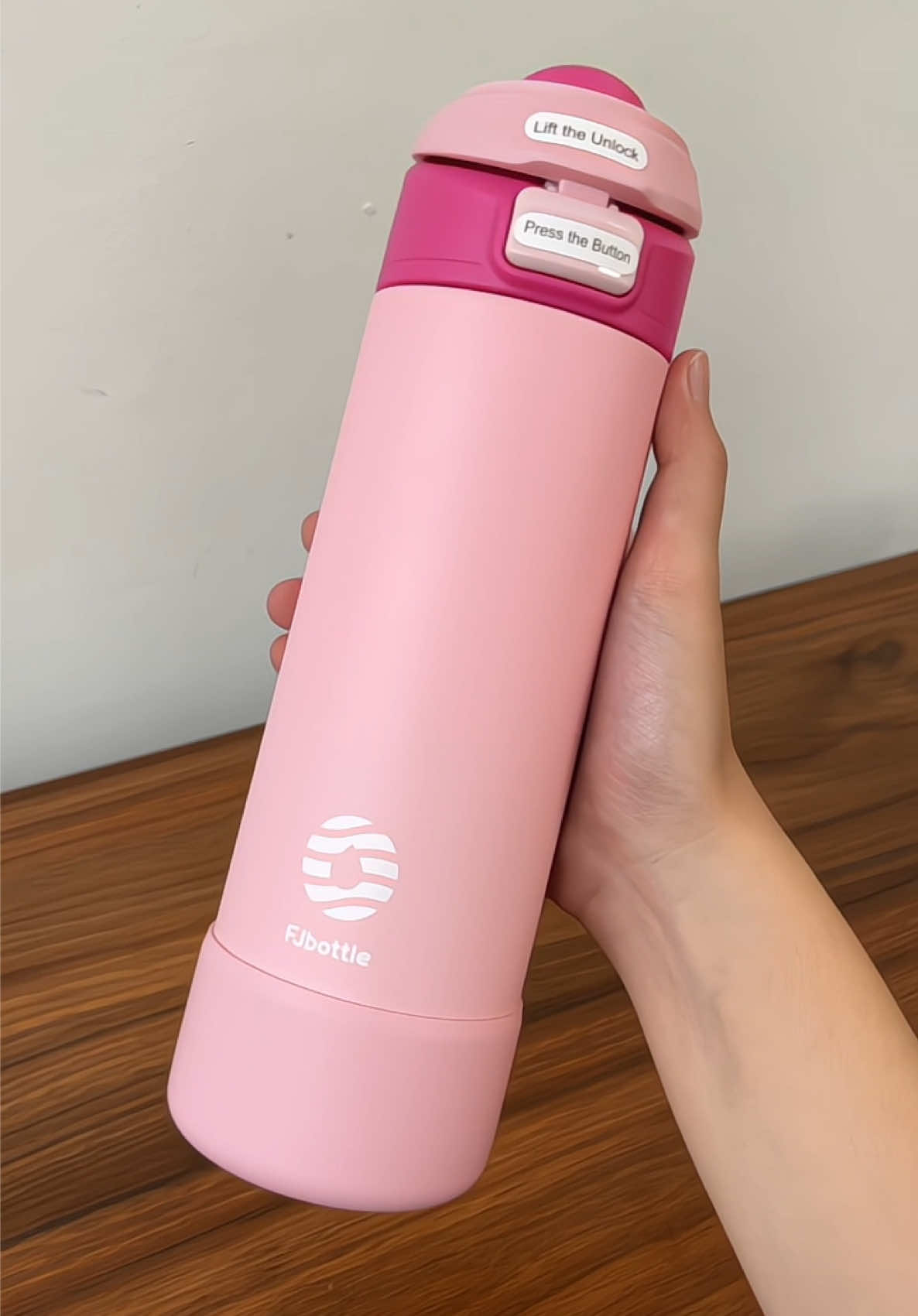 Stay hydrated biar vibes tetep on point 💦 #TumblerEveryday 