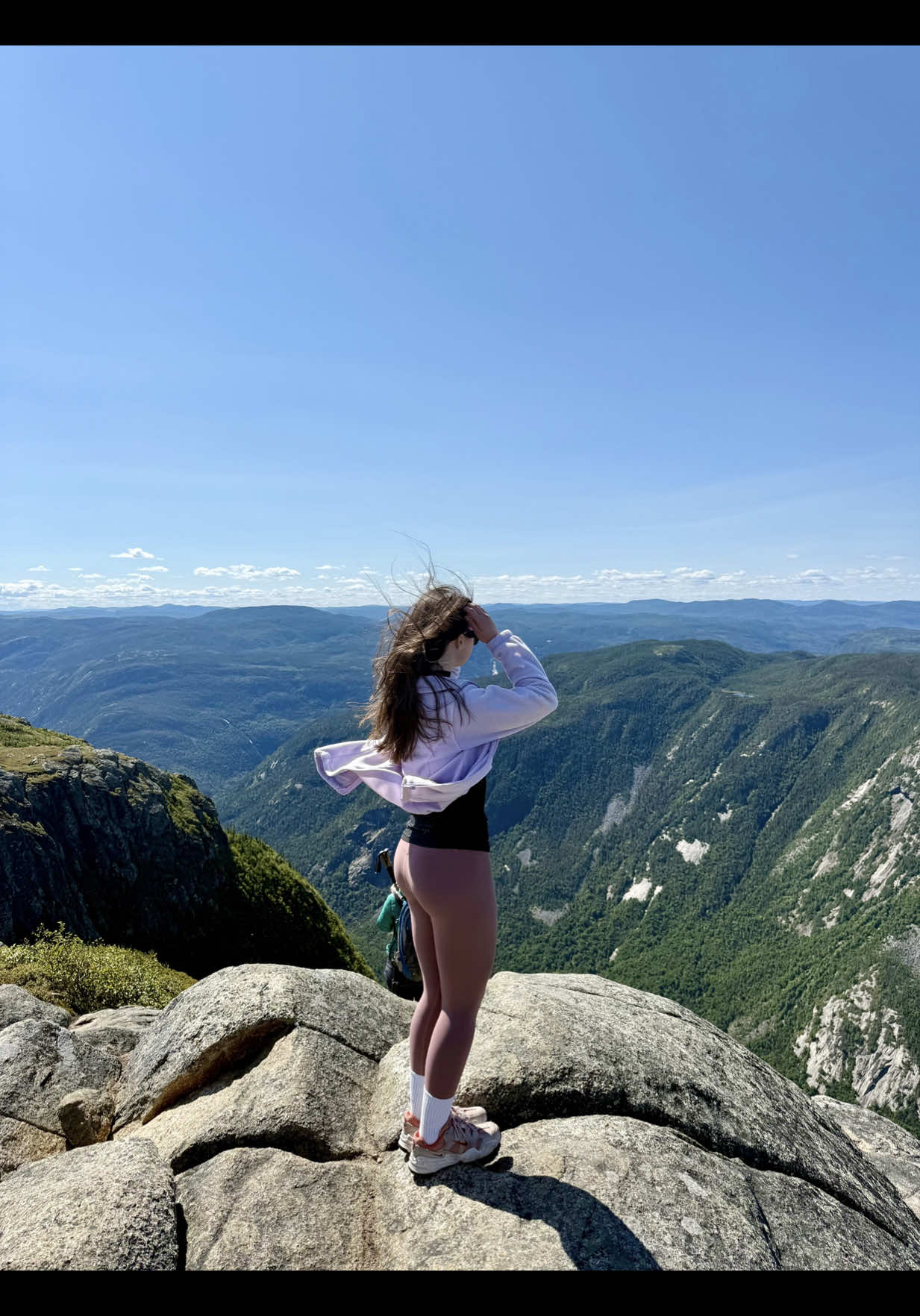 Summer has my whole heart <3 ☀️🌲🐋⛰️🌊🌅🐿️ . . . #summervlog #travel #canada #travelcanada #quebec 
