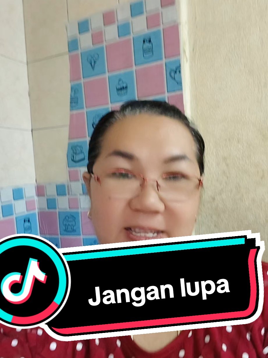 santai santai di rumah pada hari cuti namun kewajipan jangan di lupa  #family  #viralvideo  #cuti  #viralvideo 