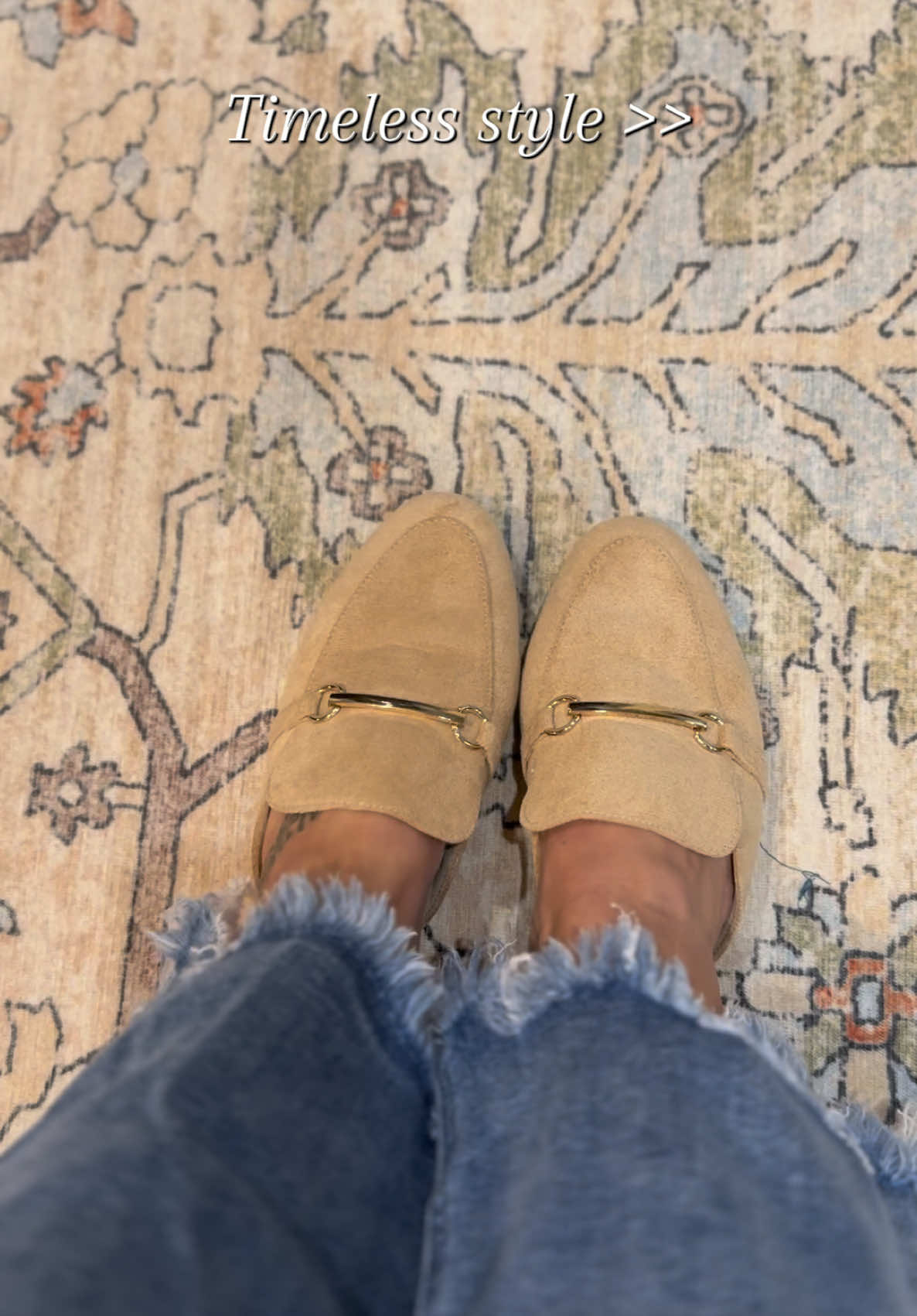 Easy to style. Effortless. Chic. 🤍 @Musshoe US #mules #sliponshoes #fallshoes #flatshoes #fallstyle 