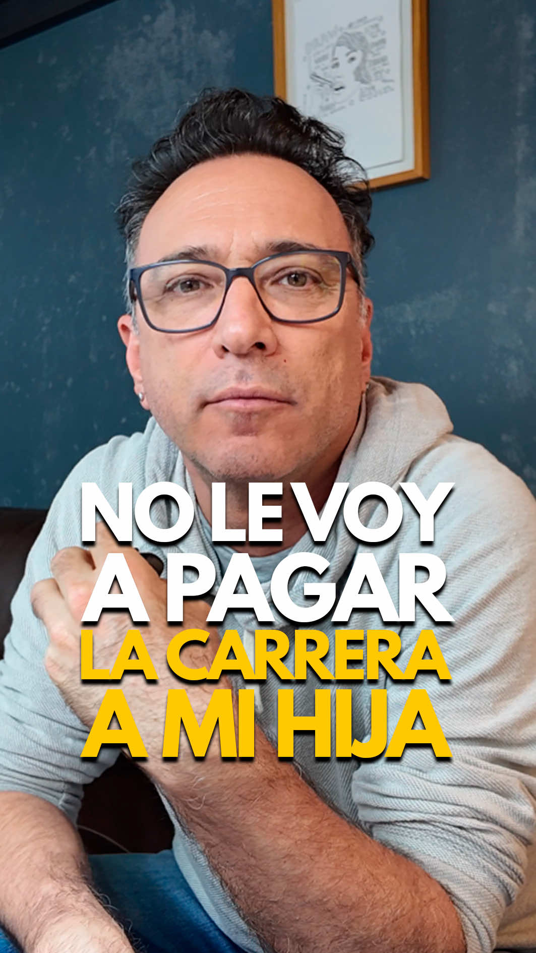 ¿Decidí no pagarle la carrera universitaria a mi hija? 🤔 Sí, así fue. Y como esto generó un debate sobre si está bien o no hacerlo, aquí les dejo el contexto. 😁 De igual forma, ya saben, no es que pierda el sueño si me dejan algunos mensajitos 'cariñosos' en comentarios. ¡Seguiré respondiendo a sus dudas! A ver si así nos entendemos mejor. 😉 #CarlosGaldos #CrianzaReal #Familia #Adolescentes #Padres