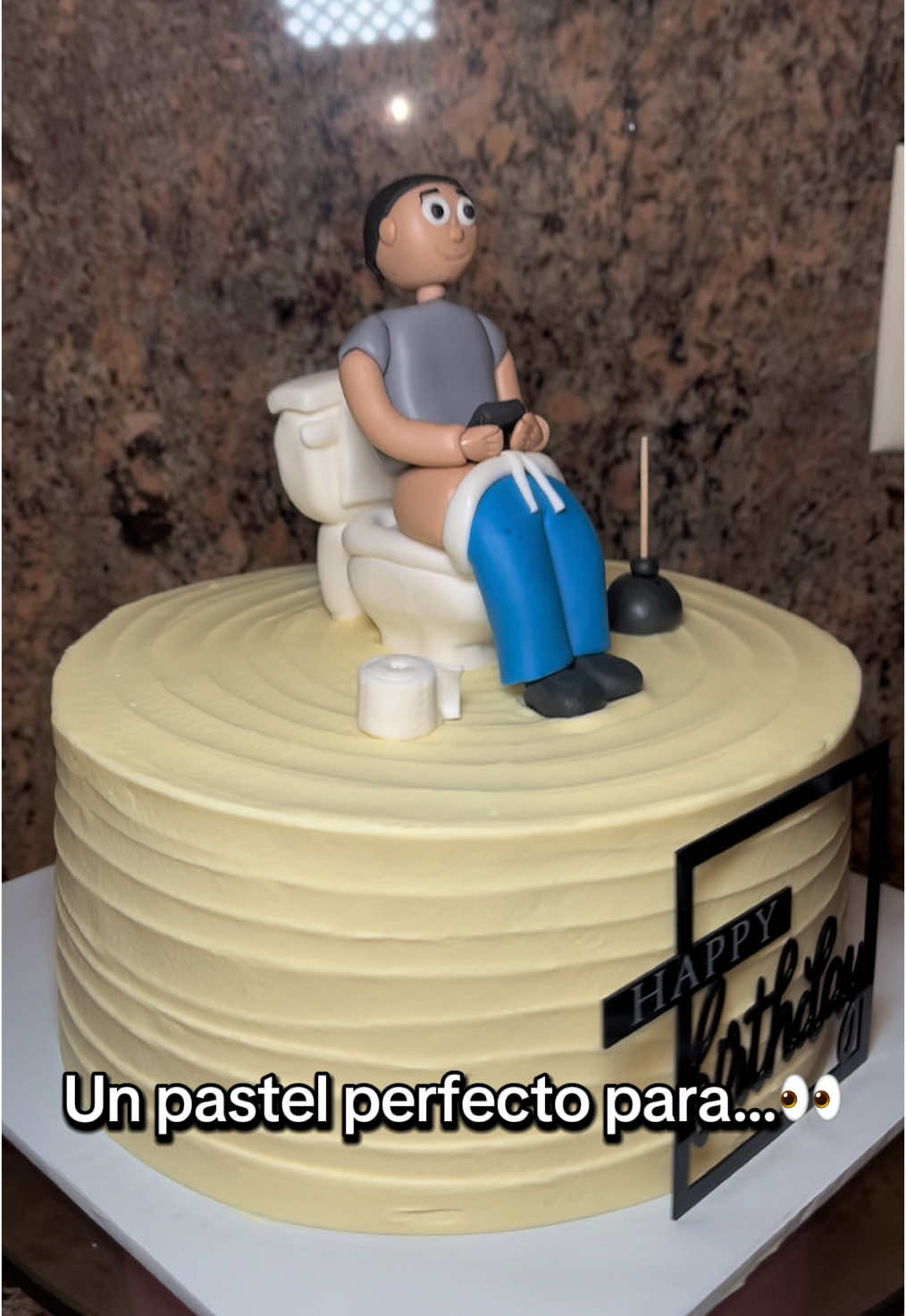 Etiqueta a esa persona 😝 #birthdaycakes #cakes #funnycakes #bathroom #cakesoftiktok #fypシ゚viral #foryoupage #teenagercake 