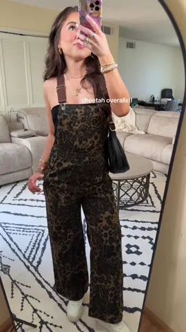 Sized down ALOT in these!! Wearing xxs, 5’4, 130 lb ⭐️ theyre so perfect!! #cheetahprint #overalls #overallsoutfits #cheetah 