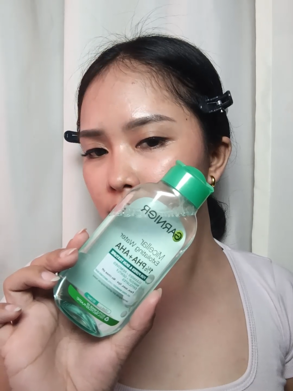 feel smoother skin in from the 1 swipe!! Try the new Micellar Exfoliating Water from  @garnierph #garniergang  #skincare 