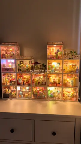 welcome to smiski girl avenue ✨ #smiski #housetour #rolife #dollhouse 