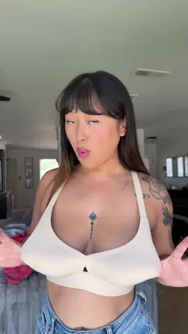 The only bra I’ll wear fr 😩🙌 #vertvie #seamlessbra #wireless #ttshop #trending 