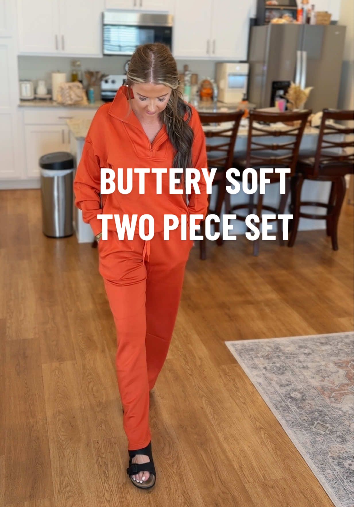 Buttery softttt yall!!! In love with this set🧡🍁 @Pinspark Shop #twopieceset #falloutfits #fallaesthetic #tiktokshopcreatorpicks #fashiontiktok 