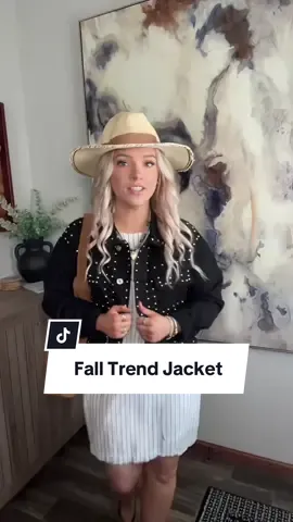 Two of fall’s hottest trends wrapped into one jacket… obsessed. #fallstyle #tiktokshopfinds #denimjacket #trendytok 