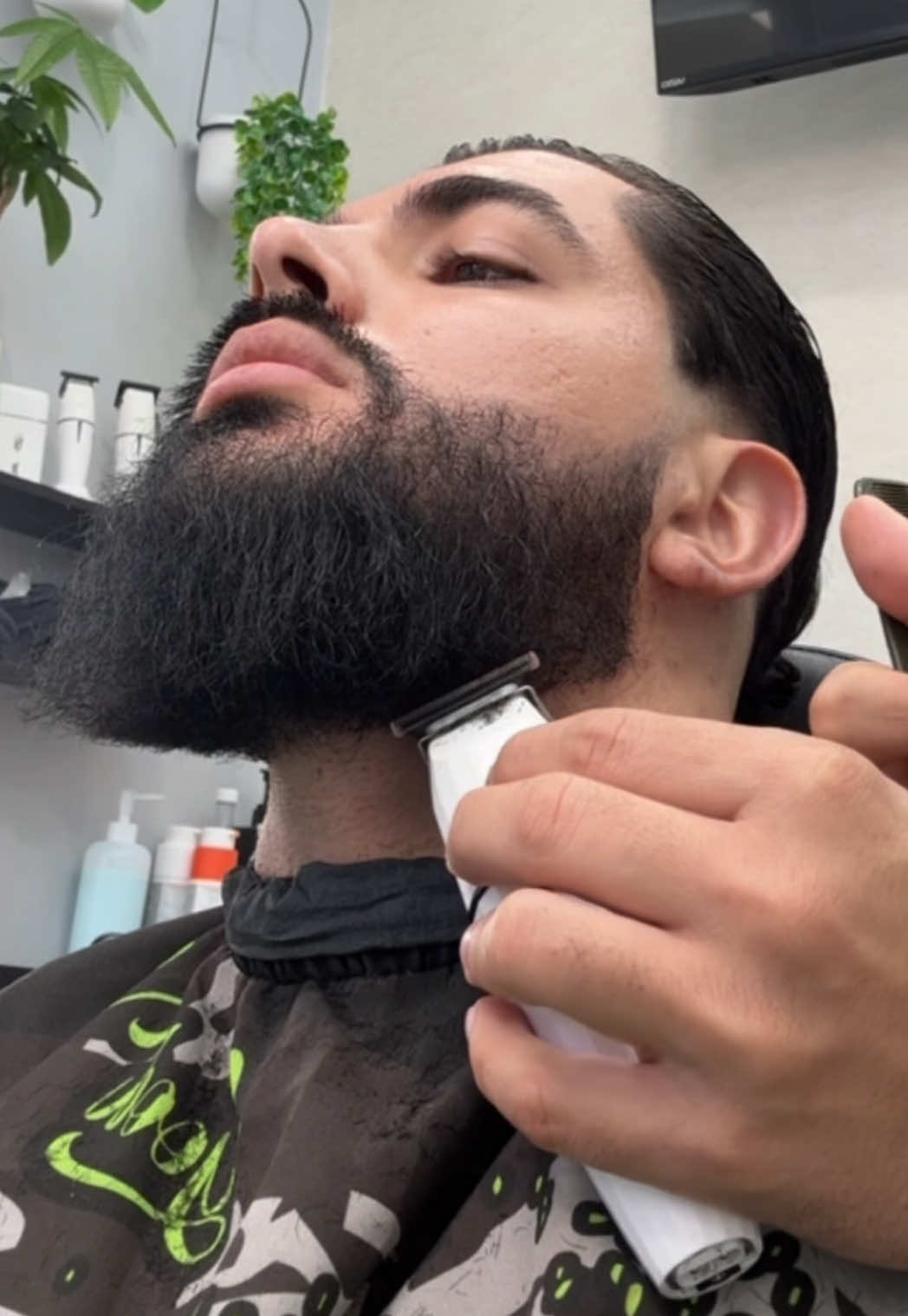 Resumen de mi día + retoque de barba y fade + rutina para prevenir la caída  #Lifestyle #MentalHealth #SelfCare #GlowUp #fyp 